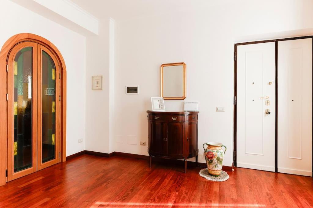 Apartment Delizioso Porta Metronia Rom